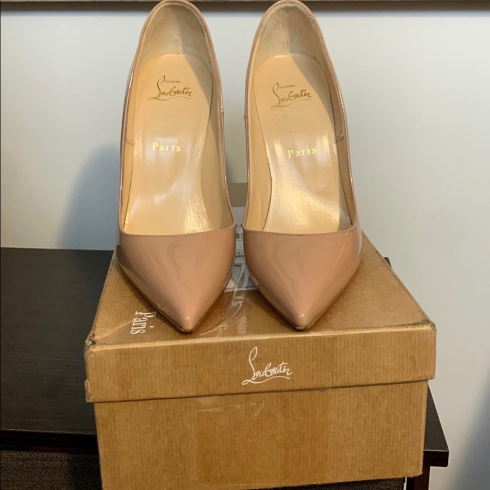So Kate Patent Pointed-Toe Red Sole Pump